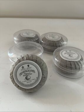 Penhaligon's Gray Wrapped Round Soaps - Set of Travel Soaps